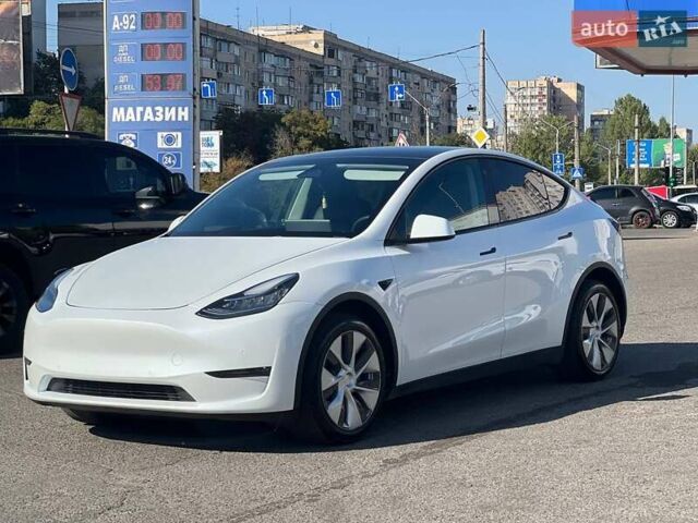 Белый Тесла Model Y, объемом двигателя 0 л и пробегом 31 тыс. км за 24999 $, фото 7 на Automoto.ua
