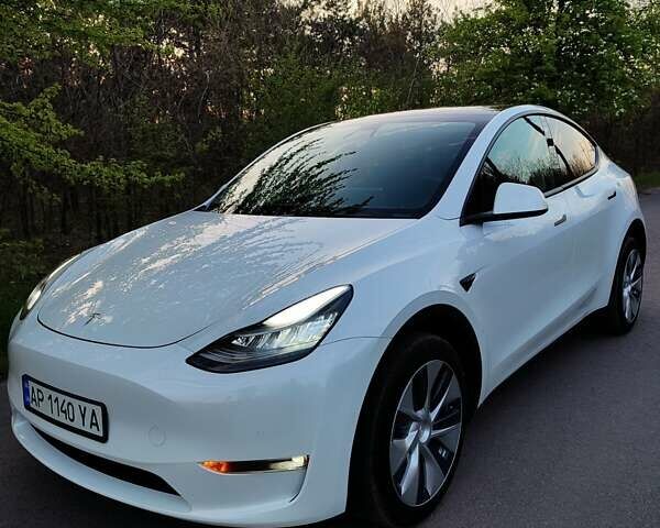 Белый Тесла Model Y, объемом двигателя 0 л и пробегом 27 тыс. км за 35500 $, фото 7 на Automoto.ua