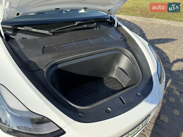 Белый Тесла Model Y, объемом двигателя 0 л и пробегом 102 тыс. км за 26000 $, фото 13 на Automoto.ua