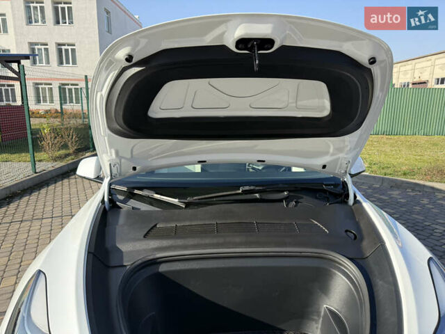 Белый Тесла Model Y, объемом двигателя 0 л и пробегом 102 тыс. км за 26000 $, фото 12 на Automoto.ua