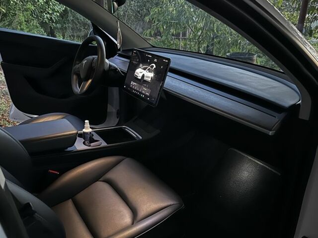 Тесла Model Y 2022 в Одессе на Automoto.ua Белый Тесла Model Y, объемом двигателя 0 л и пробегом 42 тыс. км за 28200 $, фото 10 на Automoto.ua