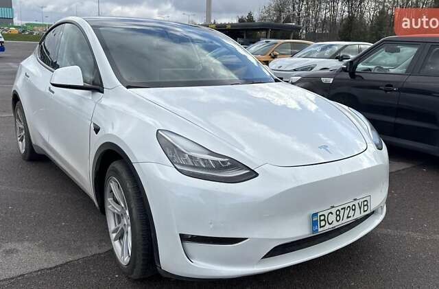 Белый Тесла Model Y, объемом двигателя 0 л и пробегом 17 тыс. км за 28600 $, фото 1 на Automoto.ua