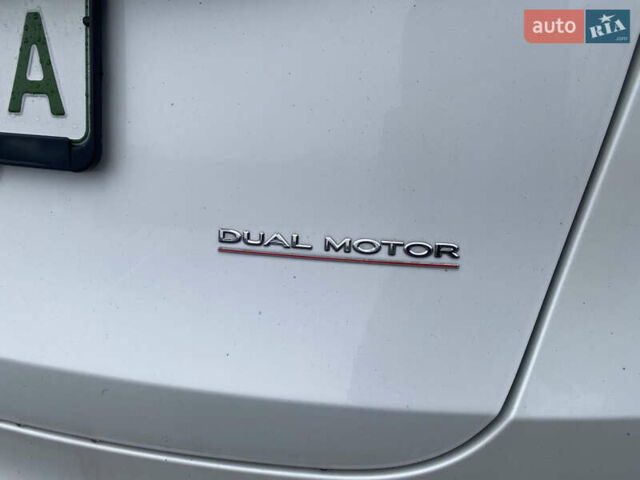 Белый Тесла Model Y, объемом двигателя 0 л и пробегом 58 тыс. км за 29500 $, фото 8 на Automoto.ua