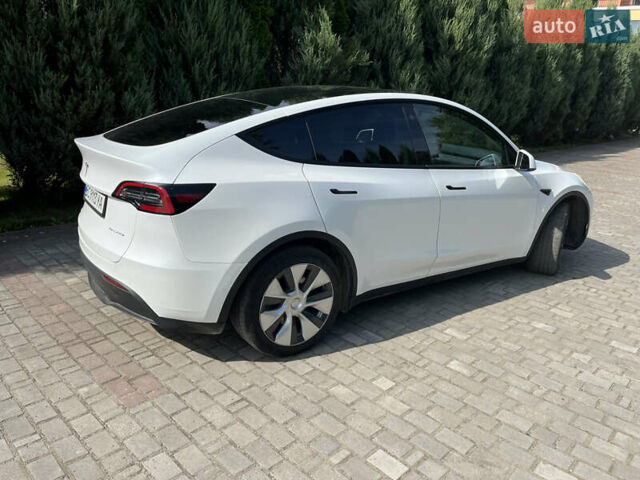Белый Тесла Model Y, объемом двигателя 0 л и пробегом 26 тыс. км за 28300 $, фото 6 на Automoto.ua
