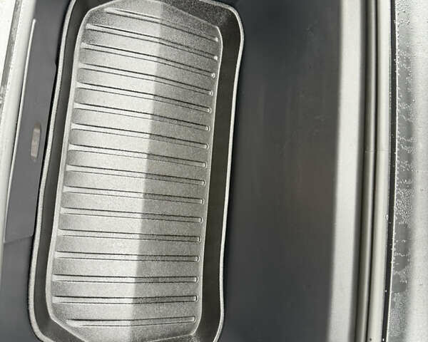 Білий Тесла Model Y, об'ємом двигуна 0 л та пробігом 82 тис. км за 25499 $, фото 24 на Automoto.ua