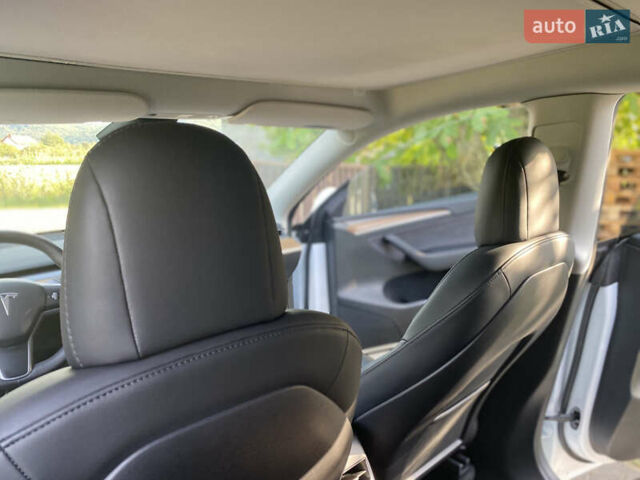 Белый Тесла Model Y, объемом двигателя 0 л и пробегом 58 тыс. км за 24000 $, фото 78 на Automoto.ua