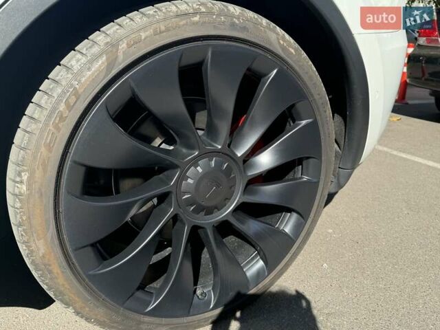 Белый Тесла Model Y, объемом двигателя 0 л и пробегом 5 тыс. км за 45600 $, фото 8 на Automoto.ua