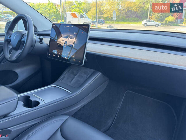 Белый Тесла Model Y, объемом двигателя 0 л и пробегом 34 тыс. км за 35500 $, фото 23 на Automoto.ua