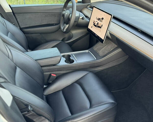 Белый Тесла Model Y, объемом двигателя 0 л и пробегом 94 тыс. км за 24500 $, фото 24 на Automoto.ua