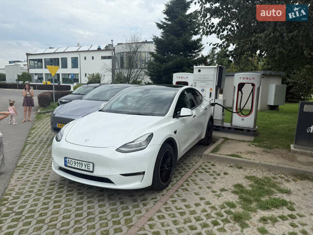 Белый Тесла Model Y, объемом двигателя 0 л и пробегом 53 тыс. км за 30000 $, фото 6 на Automoto.ua