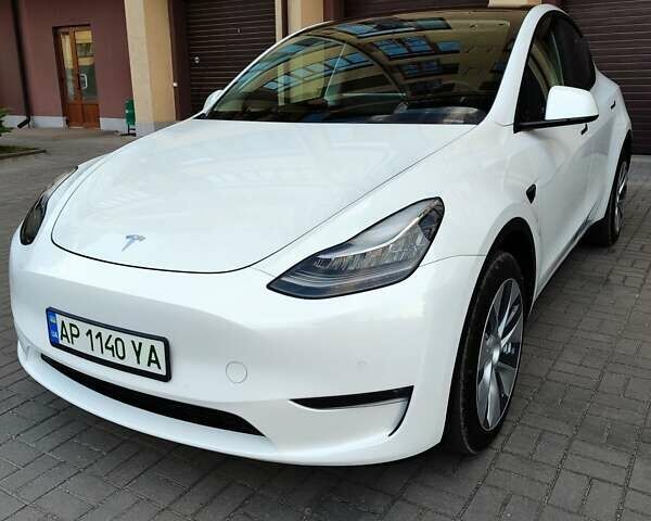 Белый Тесла Model Y, объемом двигателя 0 л и пробегом 27 тыс. км за 35500 $, фото 4 на Automoto.ua