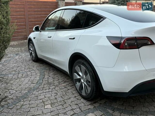 Белый Тесла Model Y, объемом двигателя 0 л и пробегом 16 тыс. км за 27500 $, фото 10 на Automoto.ua