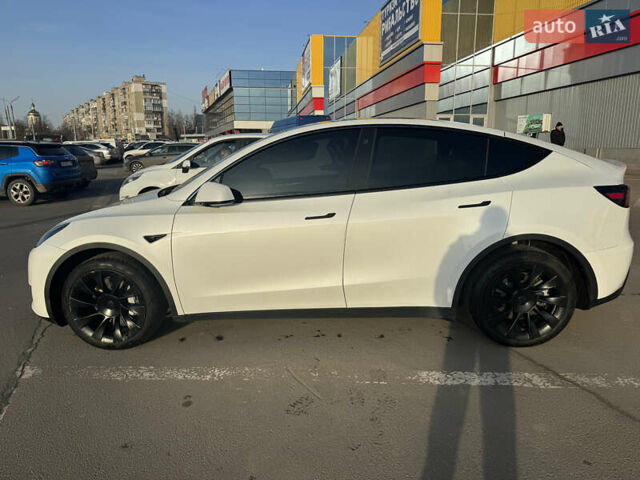 Белый Тесла Model Y, объемом двигателя 0 л и пробегом 48 тыс. км за 30500 $, фото 3 на Automoto.ua