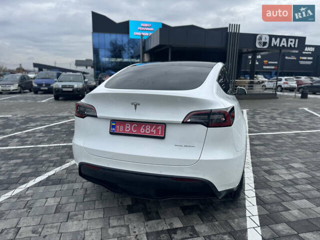 Білий Тесла Model Y, об'ємом двигуна 0 л та пробігом 100 тис. км за 23999 $, фото 7 на Automoto.ua