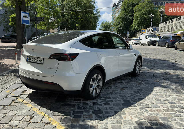 Белый Тесла Model Y, объемом двигателя 0 л и пробегом 7 тыс. км за 35200 $, фото 4 на Automoto.ua