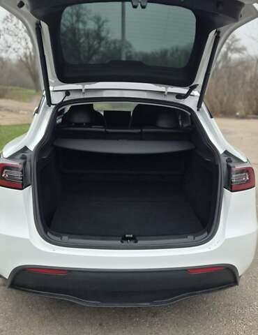 Белый Тесла Model Y, объемом двигателя 0 л и пробегом 27 тыс. км за 29000 $, фото 22 на Automoto.ua