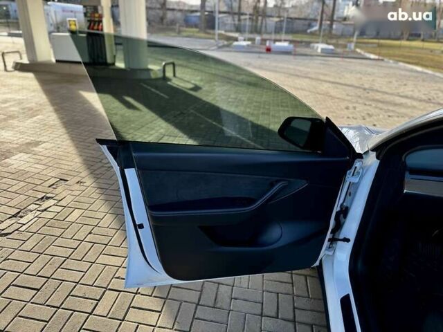 Белый Тесла Model Y, объемом двигателя 0 л и пробегом 58 тыс. км за 27900 $, фото 22 на Automoto.ua
