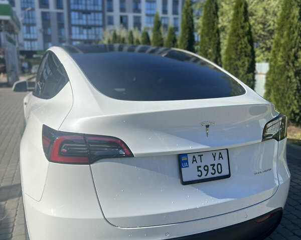 Белый Тесла Model Y, объемом двигателя 0 л и пробегом 69 тыс. км за 25900 $, фото 4 на Automoto.ua