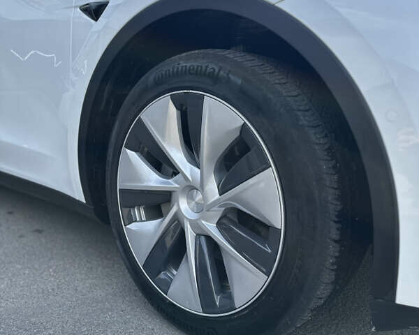 Белый Тесла Model Y, объемом двигателя 0 л и пробегом 44 тыс. км за 25900 $, фото 2 на Automoto.ua