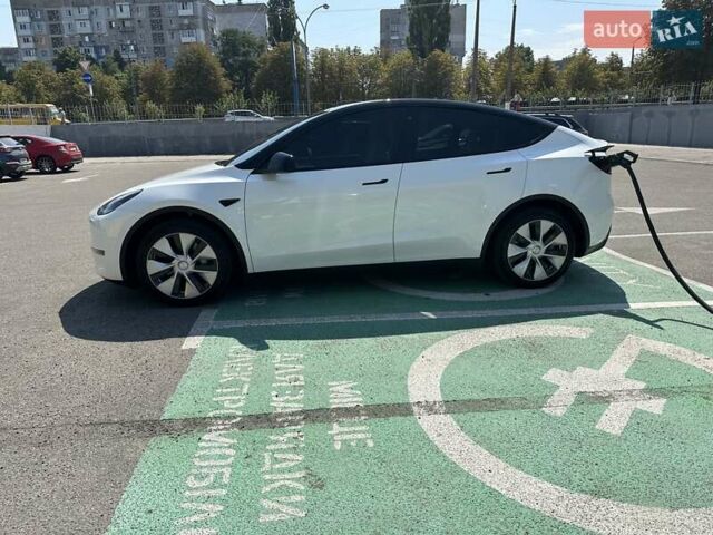 Білий Тесла Model Y, об'ємом двигуна 0 л та пробігом 47 тис. км за 30000 $, фото 3 на Automoto.ua