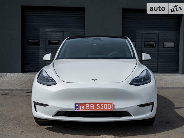 Белый Тесла Model Y, объемом двигателя 0 л и пробегом 10 тыс. км за 27900 $, фото 1 на Automoto.ua