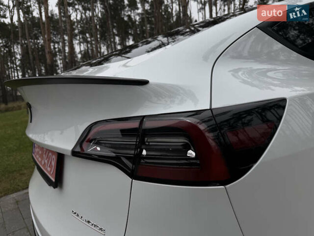 Белый Тесла Model Y, объемом двигателя 0 л и пробегом 74 тыс. км за 25700 $, фото 5 на Automoto.ua