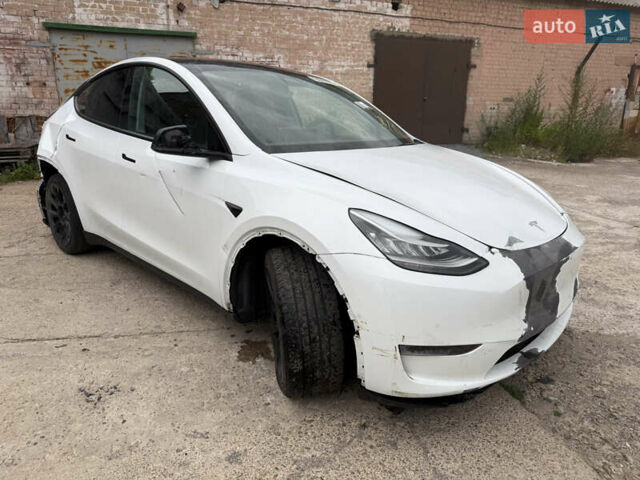 Белый Тесла Model Y, объемом двигателя 0 л и пробегом 36 тыс. км за 15500 $, фото 1 на Automoto.ua