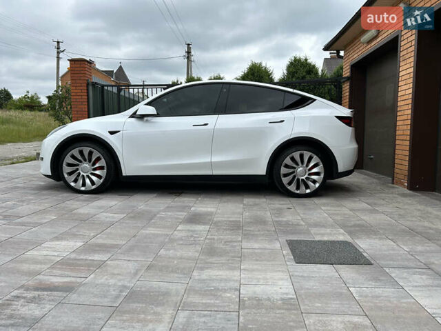 Белый Тесла Model Y, объемом двигателя 0 л и пробегом 58 тыс. км за 40000 $, фото 3 на Automoto.ua