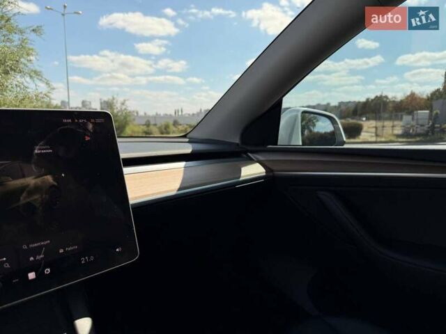 Білий Тесла Model Y, об'ємом двигуна 0 л та пробігом 56 тис. км за 26000 $, фото 46 на Automoto.ua