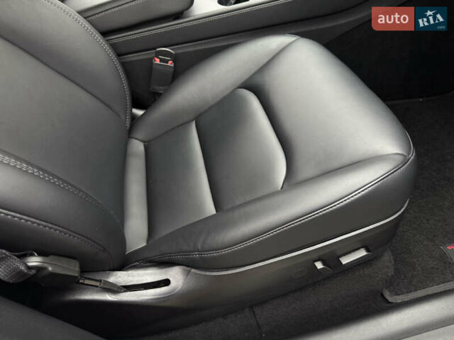 Белый Тесла Model Y, объемом двигателя 0 л и пробегом 74 тыс. км за 25700 $, фото 28 на Automoto.ua