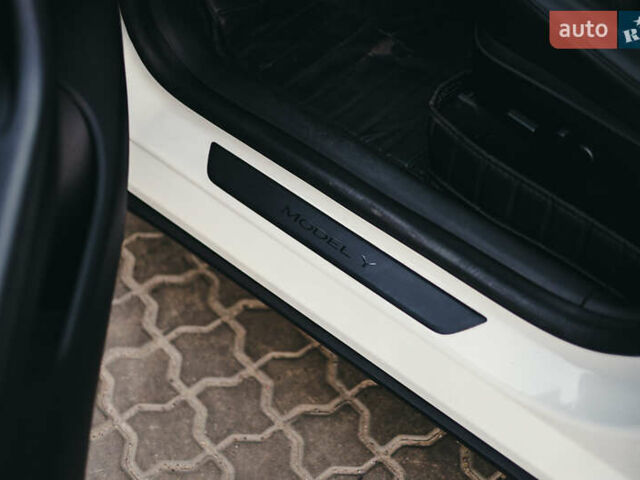 Белый Тесла Model Y, объемом двигателя 0 л и пробегом 45 тыс. км за 28900 $, фото 17 на Automoto.ua