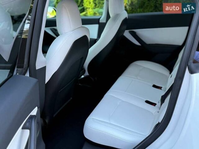 Белый Тесла Model Y, объемом двигателя 0 л и пробегом 72 тыс. км за 30500 $, фото 13 на Automoto.ua