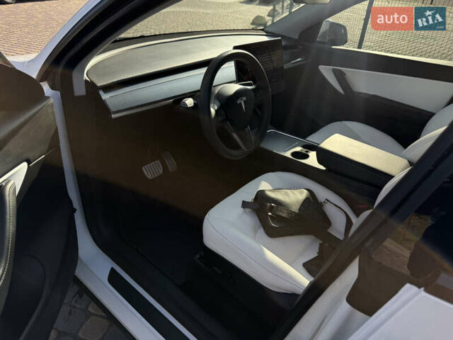 Белый Тесла Model Y, объемом двигателя 0 л и пробегом 102 тыс. км за 26000 $, фото 26 на Automoto.ua
