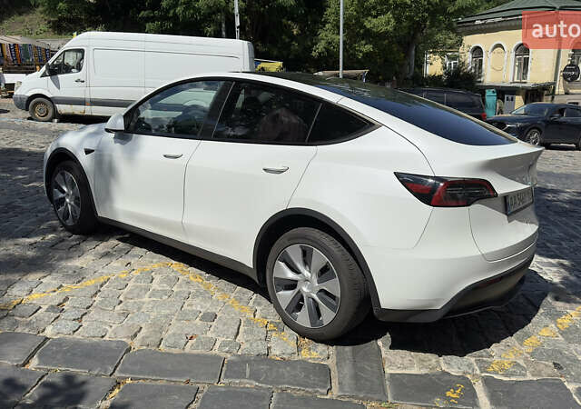 Белый Тесла Model Y, объемом двигателя 0 л и пробегом 7 тыс. км за 35200 $, фото 6 на Automoto.ua