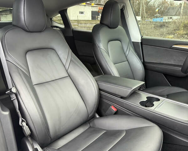 Белый Тесла Model Y, объемом двигателя 0 л и пробегом 16 тыс. км за 26500 $, фото 45 на Automoto.ua