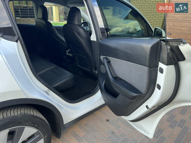Белый Тесла Model Y, объемом двигателя 0 л и пробегом 25 тыс. км за 31500 $, фото 24 на Automoto.ua
