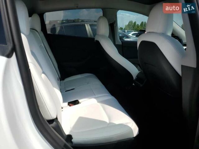 Белый Тесла Model Y, объемом двигателя 0 л и пробегом 37 тыс. км за 11000 $, фото 10 на Automoto.ua