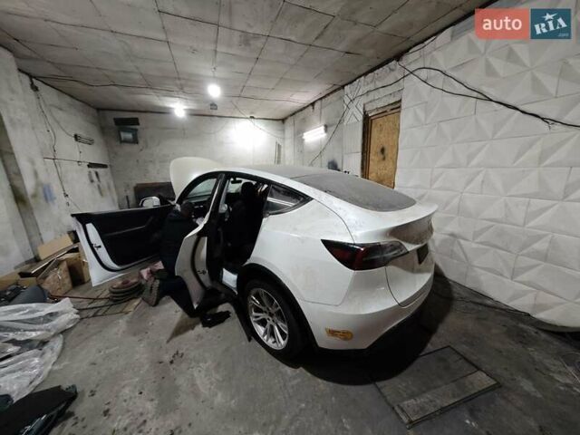 Белый Тесла Model Y, объемом двигателя 0 л и пробегом 38 тыс. км за 28000 $, фото 62 на Automoto.ua
