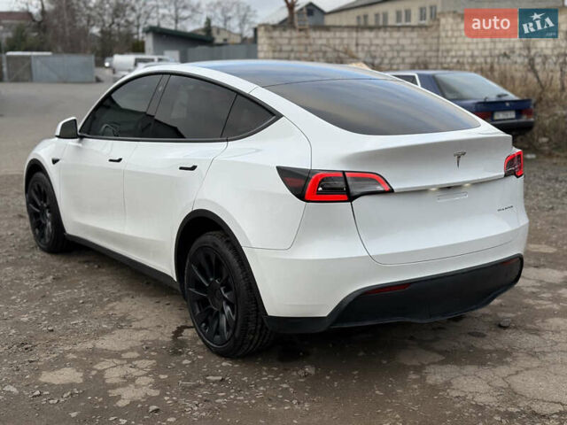Белый Тесла Model Y, объемом двигателя 0 л и пробегом 16 тыс. км за 26500 $, фото 27 на Automoto.ua