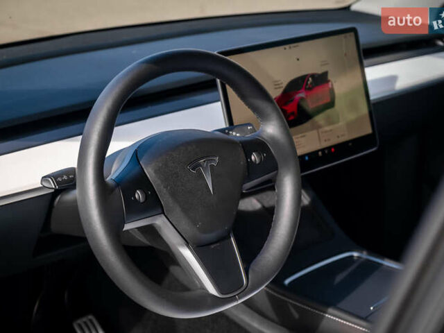 Белый Тесла Model Y, объемом двигателя 0 л и пробегом 50 тыс. км за 30000 $, фото 12 на Automoto.ua