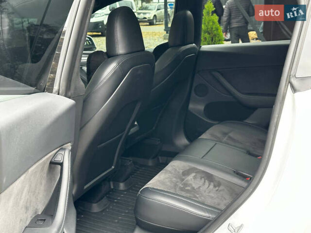 Белый Тесла Model Y, объемом двигателя 0 л и пробегом 57 тыс. км за 32000 $, фото 9 на Automoto.ua