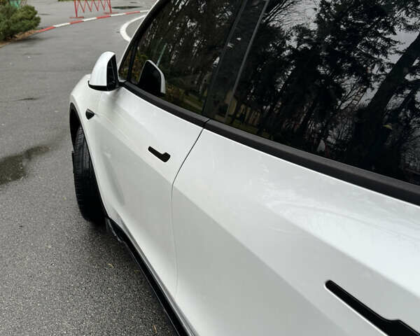 Білий Тесла Model Y, об'ємом двигуна 0 л та пробігом 96 тис. км за 22499 $, фото 9 на Automoto.ua
