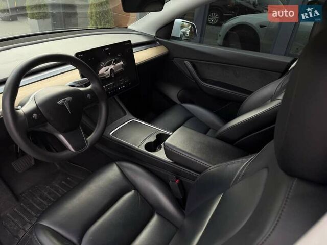 Тесла Model Y 2022 в Ровно на Automoto.ua Белый Тесла Model Y, объемом двигателя 0 л и пробегом 83 тыс. км за 22500 $, фото 29 на Automoto.ua