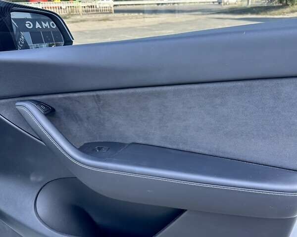Белый Тесла Model Y, объемом двигателя 0 л и пробегом 39 тыс. км за 28799 $, фото 19 на Automoto.ua