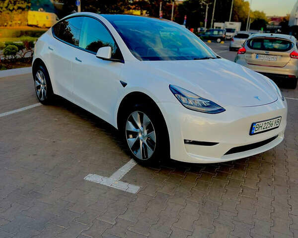Тесла Model Y 2022 в Одессе на Automoto.ua Белый Тесла Model Y, объемом двигателя 0 л и пробегом 52 тыс. км за 27000 $, фото 2 на Automoto.ua