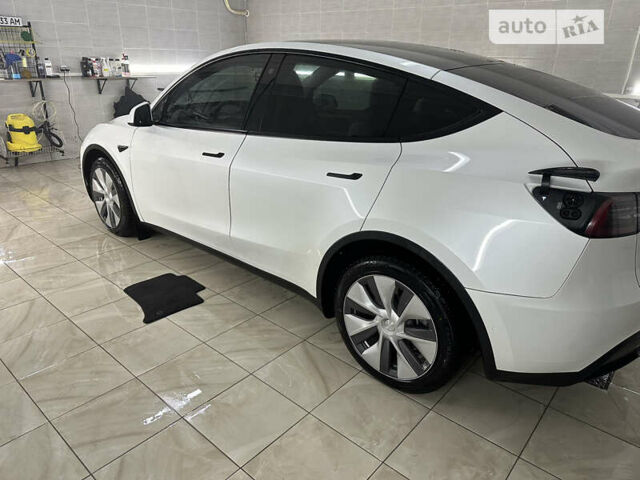 Белый Тесла Model Y, объемом двигателя 0 л и пробегом 21 тыс. км за 39900 $, фото 9 на Automoto.ua