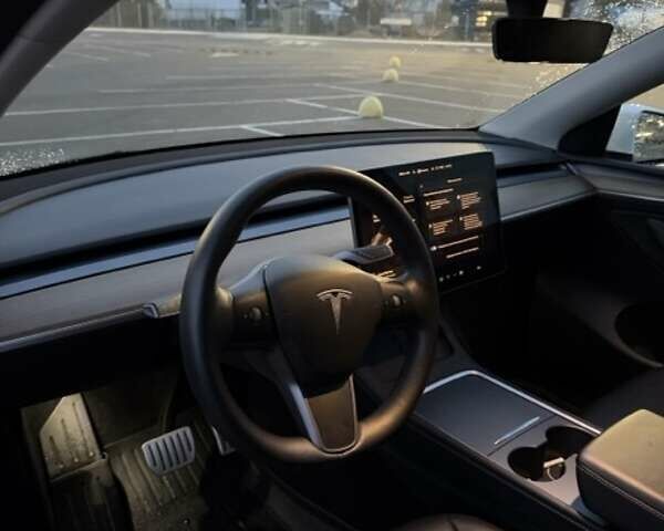 Тесла Model Y 2022 в Киеве на Automoto.ua Белый Тесла Model Y, объемом двигателя 0 л и пробегом 65 тыс. км за 28000 $, фото 10 на Automoto.ua