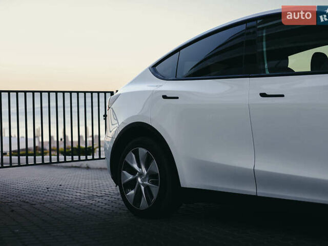 Белый Тесла Model Y, объемом двигателя 0 л и пробегом 45 тыс. км за 28900 $, фото 7 на Automoto.ua