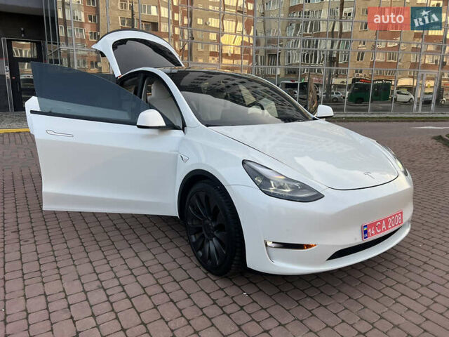 Белый Тесла Model Y, объемом двигателя 0 л и пробегом 21 тыс. км за 34999 $, фото 15 на Automoto.ua