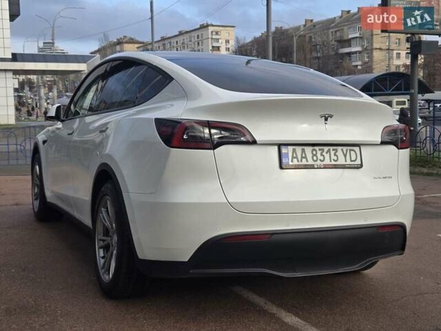 Белый Тесла Model Y, объемом двигателя 0 л и пробегом 70 тыс. км за 31500 $, фото 4 на Automoto.ua